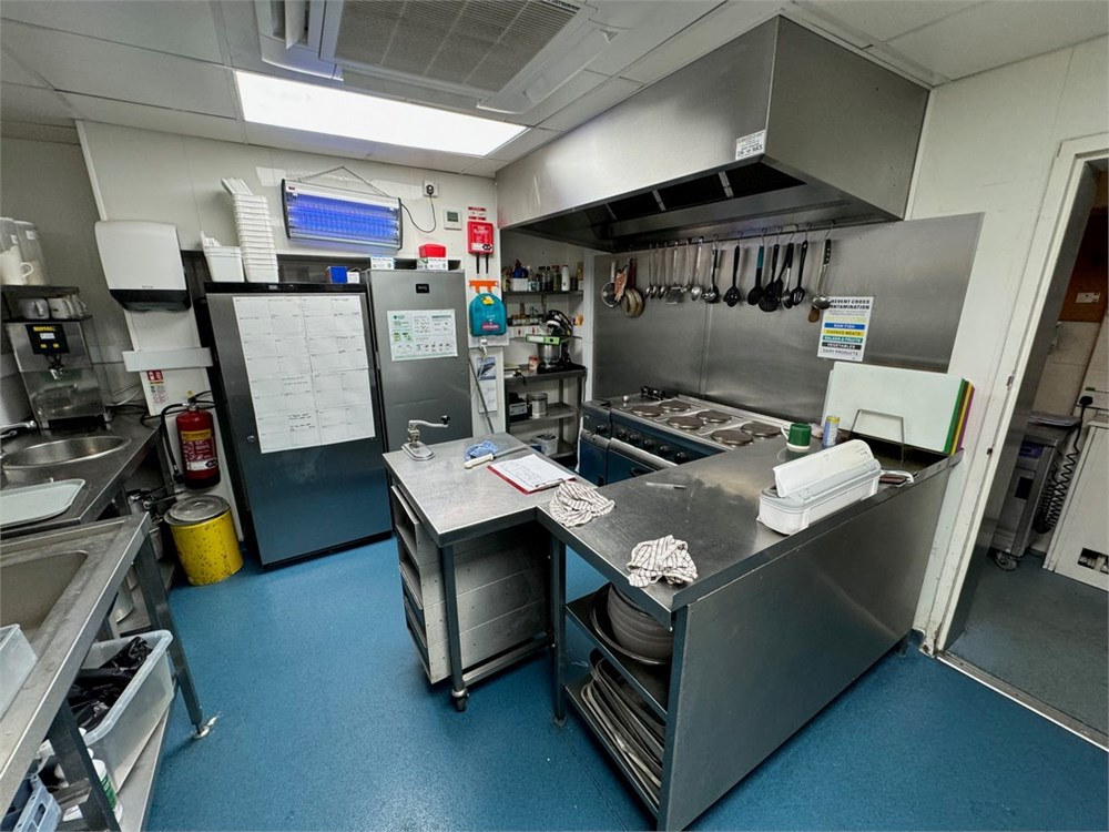 Delph House, 40 Upper Golf Links Road, Poole, BH18 8BY