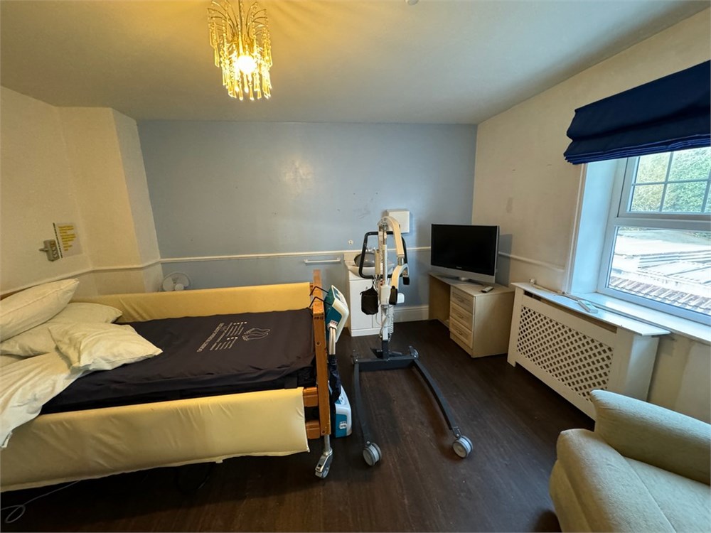 Delph House, 40 Upper Golf Links Road, Poole, BH18 8BY