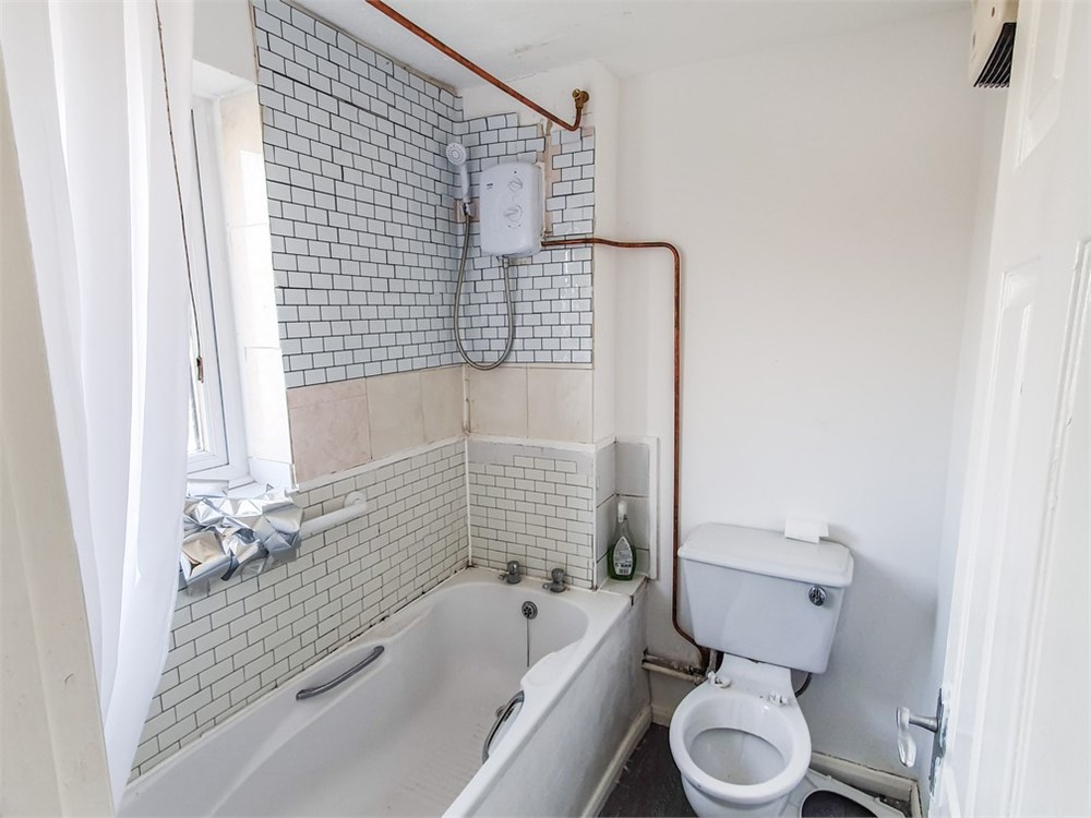 39 Chinook, Highwoods, Essex CO4 9RN