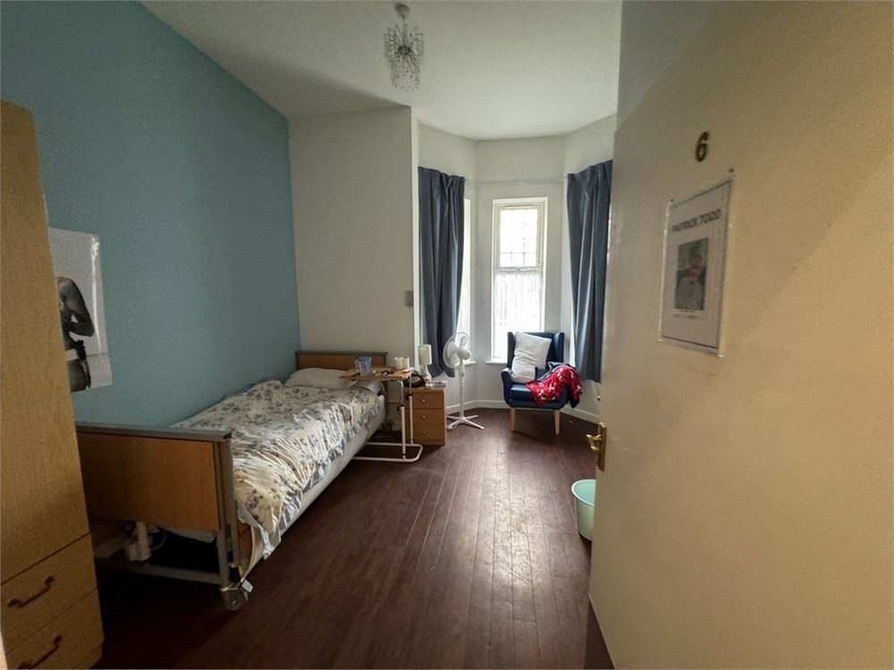 Delph House, 40 Upper Golf Links Road, Poole, BH18 8BY