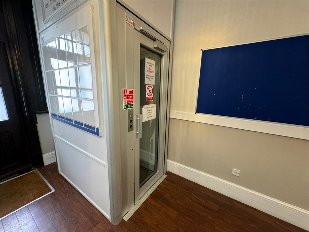 Delph House, 40 Upper Golf Links Road, Poole, BH18 8BY