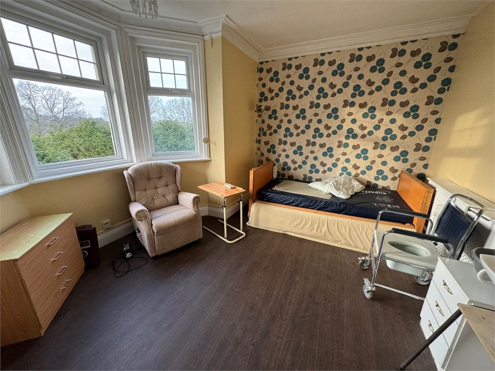 Delph House, 40 Upper Golf Links Road, Poole, BH18 8BY