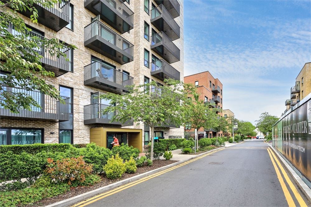 Flat 4, Edwin House, 2 Accolade Avenue, Southall UB1 1FS